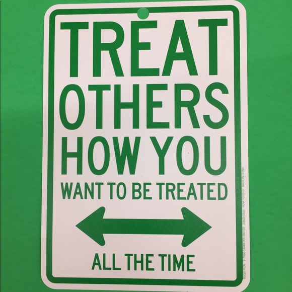 🌷 Poshmark Ambassador • Kathy - Picture 9 of 14